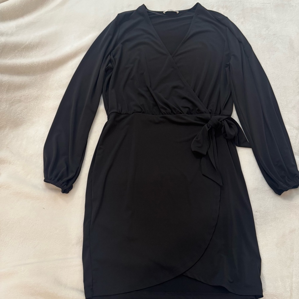 Women’s Size Large Black Wrap Long Sleeved Dress Intempo EUC